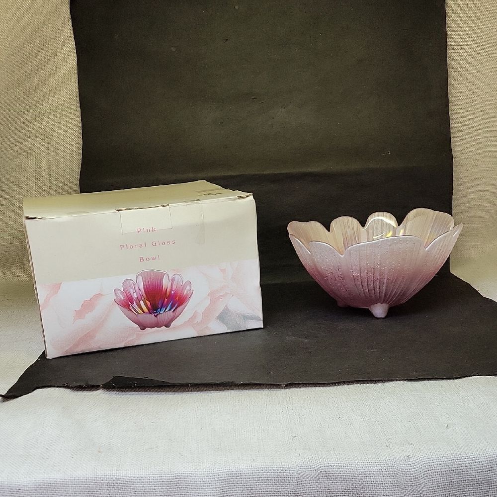 Cracker Barrel Blush Pink Floral Glass 3 Footed Bowl‎ Candy Dish 415472